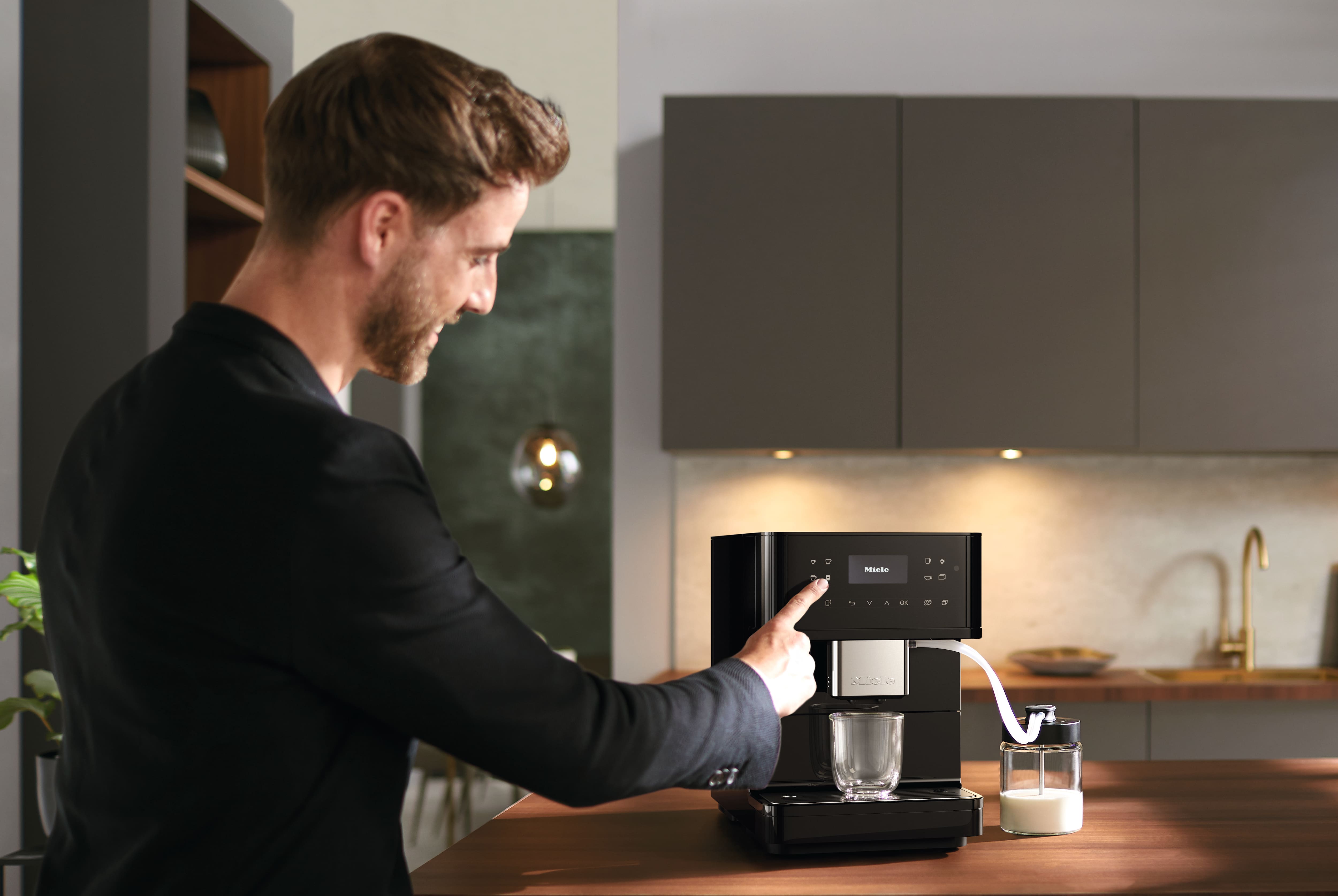 Кофемашина Miele CM 6160 MilkPerfection OBSW