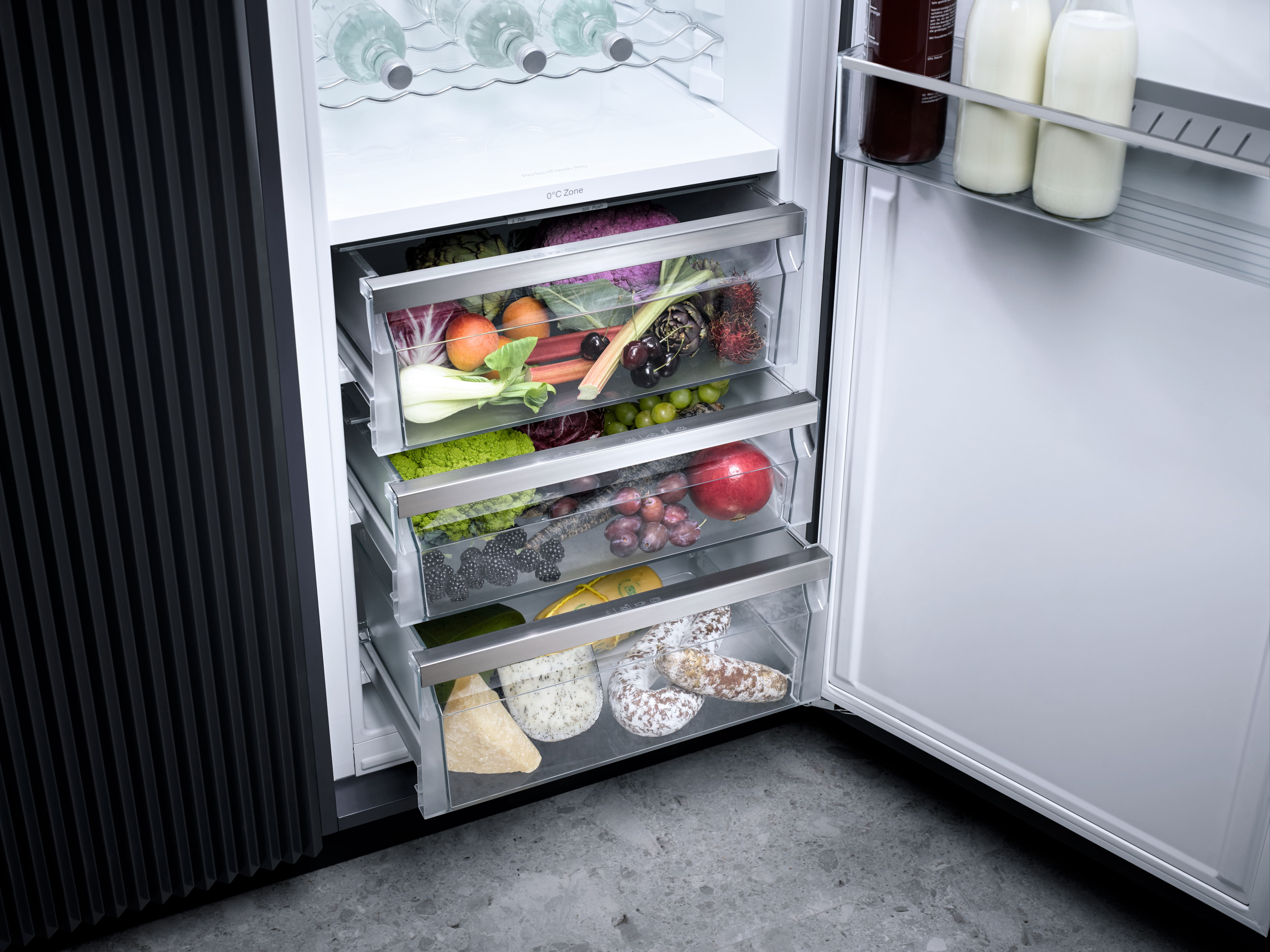 Встраиваемый холодильник Miele K 7747 D
