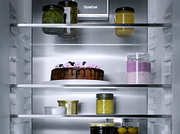 Встраиваемый холодильник Miele K 7797 C R фото 3