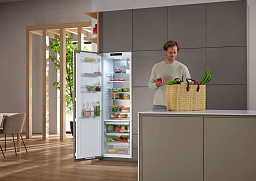 Встраиваемый холодильник Miele K 7747 C фото 2
