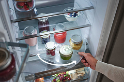 Встраиваемый холодильник Miele KFN 7795 C фото 2