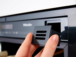 Встраиваемый винный холодильник Miele KWT 6722 iGS OBSW фото 4