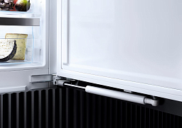 Встраиваемый морозильник Miele FNS 7740 D фото 2